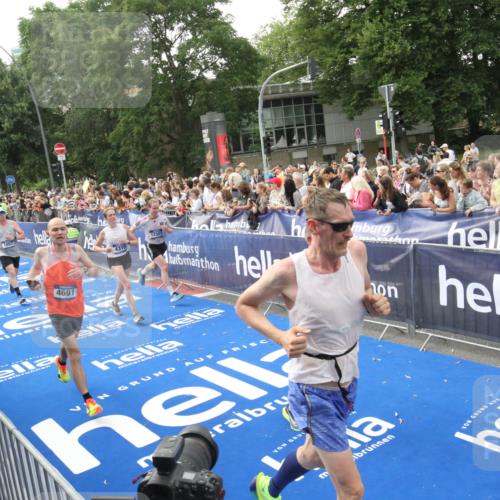 29.06.2025 - hella hamburg halbmarathon Michael Strokosch http://msf.ph/oto/8536108 29.06.2025 10:44:32 Ziel  meine-sportfotos.de