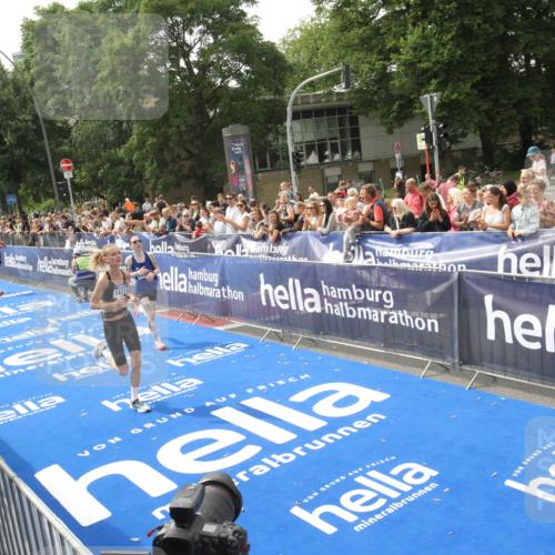 29.06.2025 - hella hamburg halbmarathon Michael Strokosch http://msf.ph/oto/8536109 29.06.2025 10:25:19 Ziel  meine-sportfotos.de