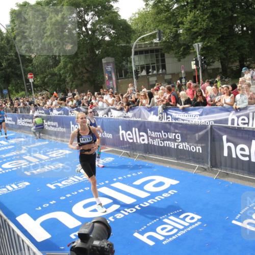 29.06.2025 - hella hamburg halbmarathon Michael Strokosch http://msf.ph/oto/8536111 29.06.2025 10:25:20 Ziel  meine-sportfotos.de