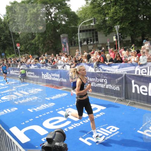 29.06.2025 - hella hamburg halbmarathon Michael Strokosch http://msf.ph/oto/8536113 29.06.2025 10:25:20 Ziel  meine-sportfotos.de