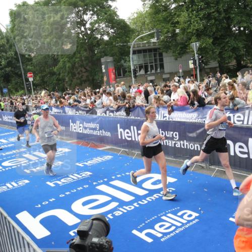 29.06.2025 - hella hamburg halbmarathon Michael Strokosch http://msf.ph/oto/8536114 29.06.2025 10:44:33 Ziel  meine-sportfotos.de