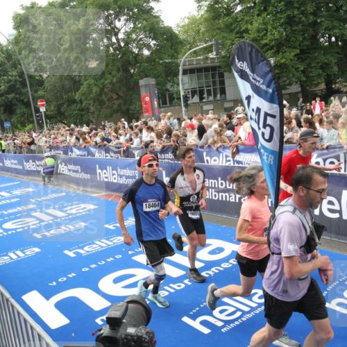 29.06.2025 - hella hamburg halbmarathon Michael Strokosch http://msf.ph/oto/8536169 29.06.2025 10:44:45 Ziel  meine-sportfotos.de