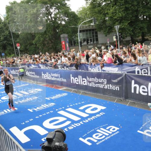 29.06.2025 - hella hamburg halbmarathon Michael Strokosch http://msf.ph/oto/8536176 29.06.2025 10:44:46 Ziel  meine-sportfotos.de
