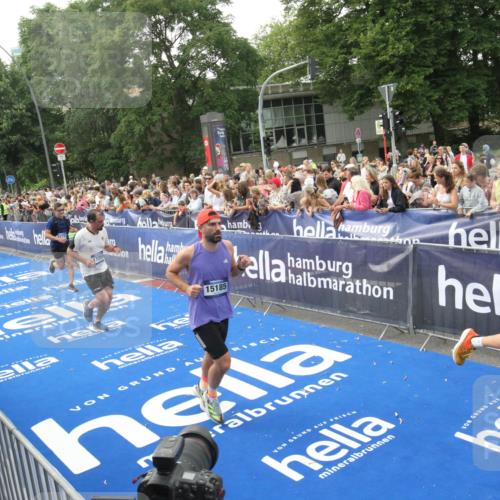 29.06.2025 - hella hamburg halbmarathon Michael Strokosch http://msf.ph/oto/8536188 29.06.2025 10:44:50 Ziel  meine-sportfotos.de