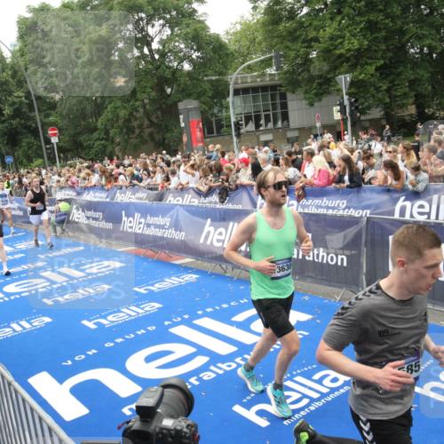 29.06.2025 - hella hamburg halbmarathon Michael Strokosch http://msf.ph/oto/8536526 29.06.2025 10:46:12 Ziel  meine-sportfotos.de