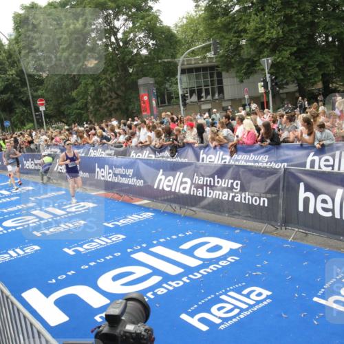 29.06.2025 - hella hamburg halbmarathon Michael Strokosch http://msf.ph/oto/8536576 29.06.2025 10:46:24 Ziel  meine-sportfotos.de