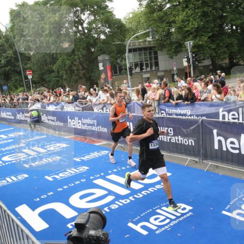 29.06.2025 - hella hamburg halbmarathon Michael Strokosch http://msf.ph/oto/8536577 29.06.2025 10:28:10 Ziel  meine-sportfotos.de