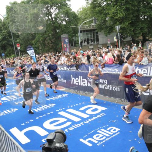 29.06.2025 - hella hamburg halbmarathon Michael Strokosch http://msf.ph/oto/8536611 29.06.2025 10:46:31 Ziel  meine-sportfotos.de