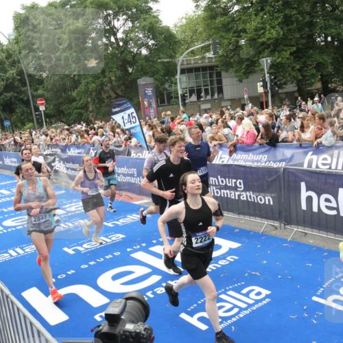 29.06.2025 - hella hamburg halbmarathon Michael Strokosch http://msf.ph/oto/8536615 29.06.2025 10:46:32 Ziel  meine-sportfotos.de