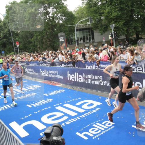 29.06.2025 - hella hamburg halbmarathon Michael Strokosch http://msf.ph/oto/8536708 29.06.2025 10:46:53 Ziel  meine-sportfotos.de