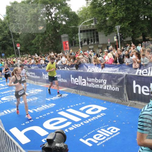 29.06.2025 - hella hamburg halbmarathon Michael Strokosch http://msf.ph/oto/8536759 29.06.2025 10:47:07 Ziel  meine-sportfotos.de