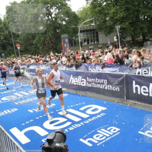 29.06.2025 - hella hamburg halbmarathon Michael Strokosch http://msf.ph/oto/8536808 29.06.2025 10:47:20 Ziel  meine-sportfotos.de
