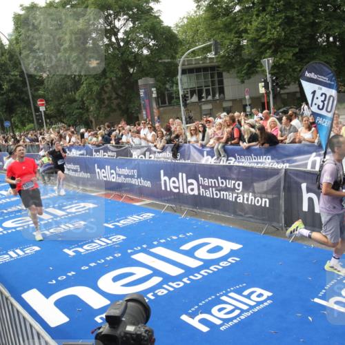 29.06.2025 - hella hamburg halbmarathon Michael Strokosch http://msf.ph/oto/8536863 29.06.2025 10:29:31 Ziel  meine-sportfotos.de