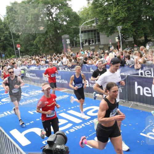 29.06.2025 - hella hamburg halbmarathon Michael Strokosch http://msf.ph/oto/8536870 29.06.2025 10:47:34 Ziel  meine-sportfotos.de