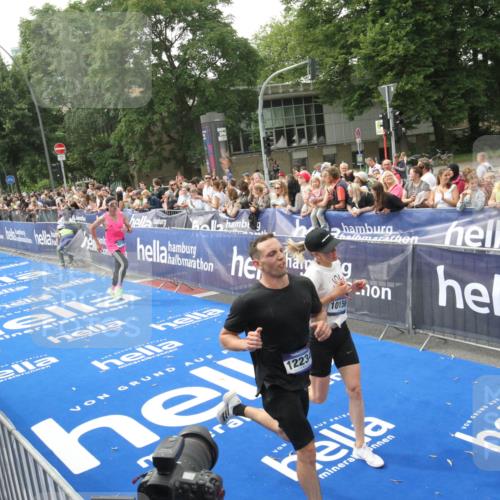 29.06.2025 - hella hamburg halbmarathon Michael Strokosch http://msf.ph/oto/8536875 29.06.2025 10:29:33 Ziel  meine-sportfotos.de
