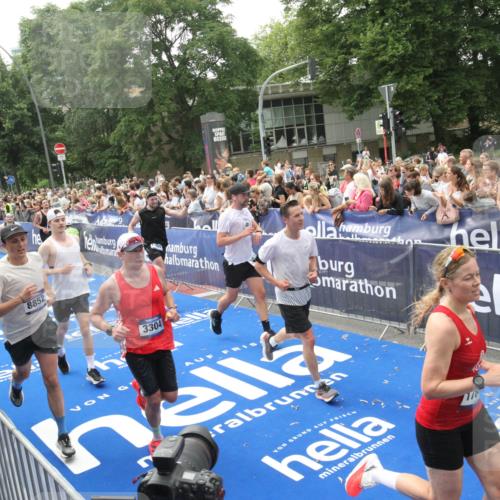 29.06.2025 - hella hamburg halbmarathon Michael Strokosch http://msf.ph/oto/8536882 29.06.2025 10:47:36 Ziel  meine-sportfotos.de