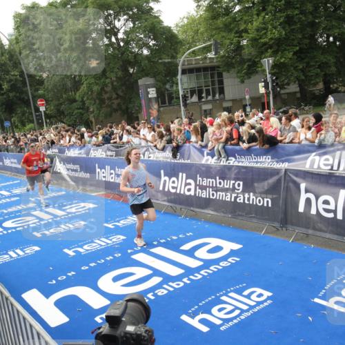 29.06.2025 - hella hamburg halbmarathon Michael Strokosch http://msf.ph/oto/8536885 29.06.2025 10:29:35 Ziel  meine-sportfotos.de