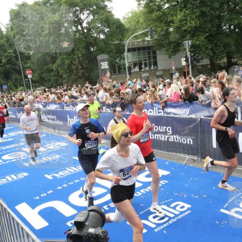 29.06.2025 - hella hamburg halbmarathon Michael Strokosch http://msf.ph/oto/8536895 29.06.2025 10:47:39 Ziel  meine-sportfotos.de