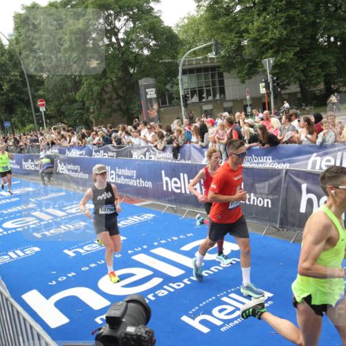 29.06.2025 - hella hamburg halbmarathon Michael Strokosch http://msf.ph/oto/8536896 29.06.2025 10:29:37 Ziel  meine-sportfotos.de