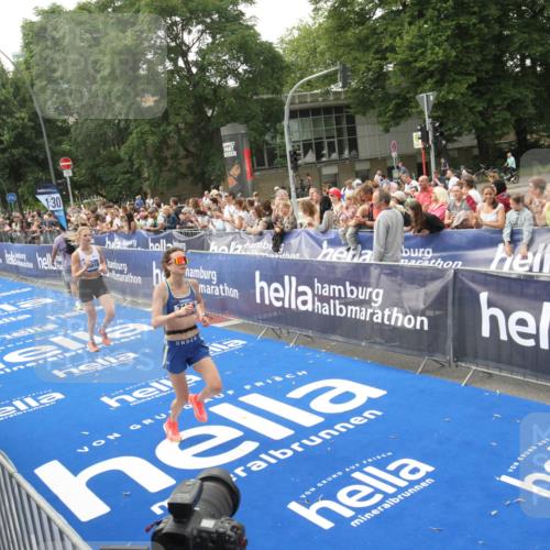 29.06.2025 - hella hamburg halbmarathon Michael Strokosch http://msf.ph/oto/8536937 29.06.2025 10:29:46 Ziel  meine-sportfotos.de