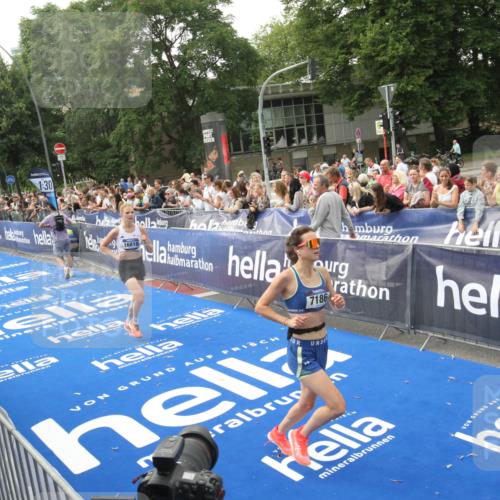 29.06.2025 - hella hamburg halbmarathon Michael Strokosch http://msf.ph/oto/8536939 29.06.2025 10:29:46 Ziel  meine-sportfotos.de