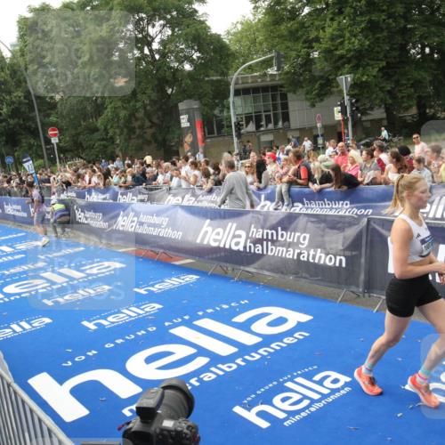 29.06.2025 - hella hamburg halbmarathon Michael Strokosch http://msf.ph/oto/8536946 29.06.2025 10:29:47 Ziel  meine-sportfotos.de