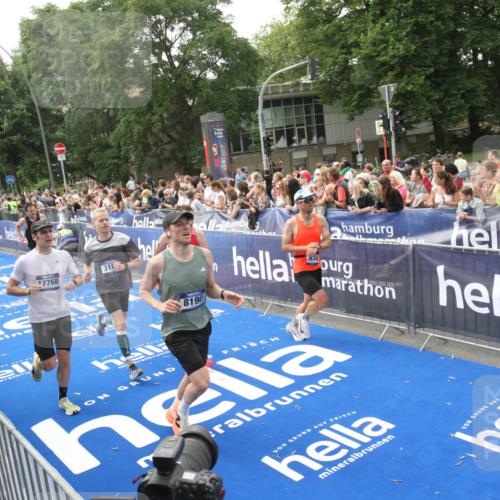 29.06.2025 - hella hamburg halbmarathon Michael Strokosch http://msf.ph/oto/8537001 29.06.2025 10:30:09 Ziel  meine-sportfotos.de