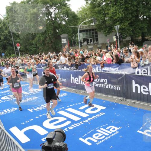 29.06.2025 - hella hamburg halbmarathon Michael Strokosch http://msf.ph/oto/8537128 29.06.2025 10:48:31 Ziel  meine-sportfotos.de