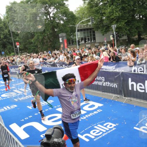 29.06.2025 - hella hamburg halbmarathon Michael Strokosch http://msf.ph/oto/8537155 29.06.2025 10:48:37 Ziel  meine-sportfotos.de