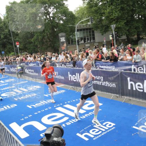 29.06.2025 - hella hamburg halbmarathon Michael Strokosch http://msf.ph/oto/8537230 29.06.2025 10:31:18 Ziel  meine-sportfotos.de