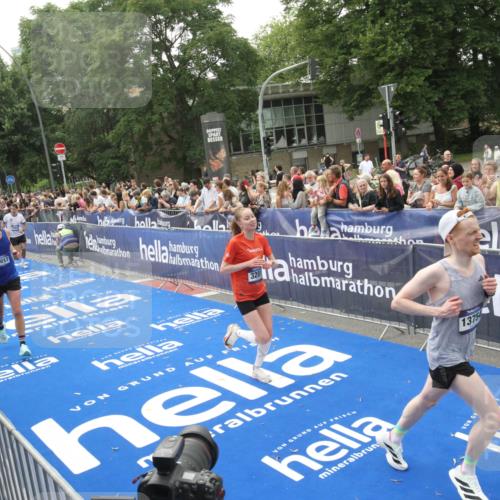 29.06.2025 - hella hamburg halbmarathon Michael Strokosch http://msf.ph/oto/8537232 29.06.2025 10:31:18 Ziel  meine-sportfotos.de
