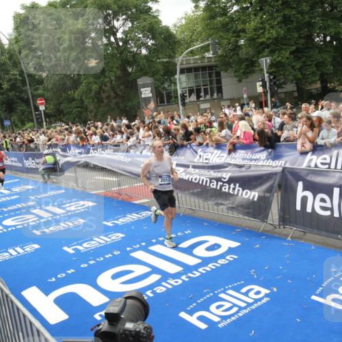 29.06.2025 - hella hamburg halbmarathon Michael Strokosch http://msf.ph/oto/8537314 29.06.2025 10:49:19 Ziel  meine-sportfotos.de