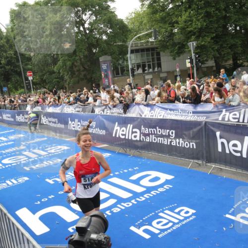 29.06.2025 - hella hamburg halbmarathon Michael Strokosch http://msf.ph/oto/8537362 29.06.2025 10:31:53 Ziel  meine-sportfotos.de