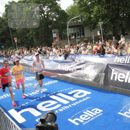 29.06.2025 - hella hamburg halbmarathon Michael Strokosch http://msf.ph/oto/8537447 29.06.2025 10:32:11 Ziel  meine-sportfotos.de