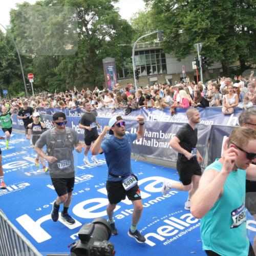 29.06.2025 - hella hamburg halbmarathon Michael Strokosch http://msf.ph/oto/8537450 29.06.2025 10:49:50 Ziel  meine-sportfotos.de