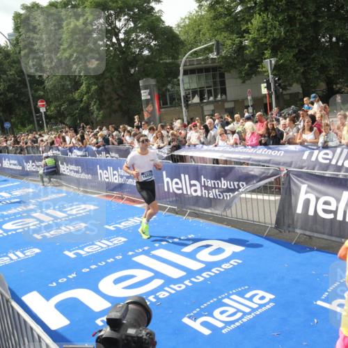 29.06.2025 - hella hamburg halbmarathon Michael Strokosch http://msf.ph/oto/8537456 29.06.2025 10:32:12 Ziel  meine-sportfotos.de