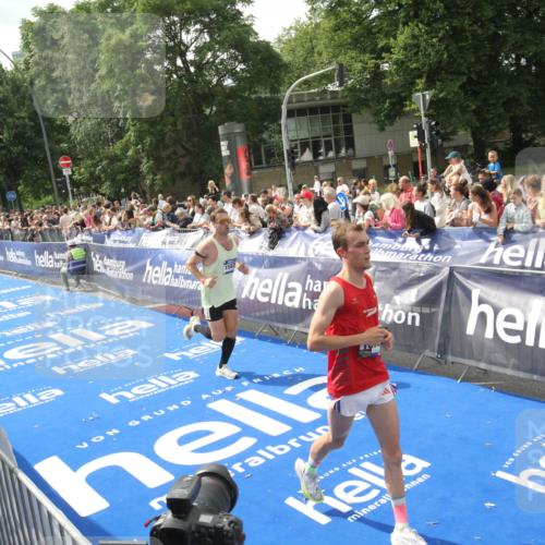 29.06.2025 - hella hamburg halbmarathon Michael Strokosch http://msf.ph/oto/8537473 29.06.2025 10:32:15 Ziel  meine-sportfotos.de