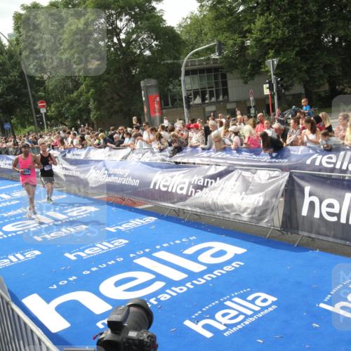 29.06.2025 - hella hamburg halbmarathon Michael Strokosch http://msf.ph/oto/8537477 29.06.2025 10:32:19 Ziel  meine-sportfotos.de