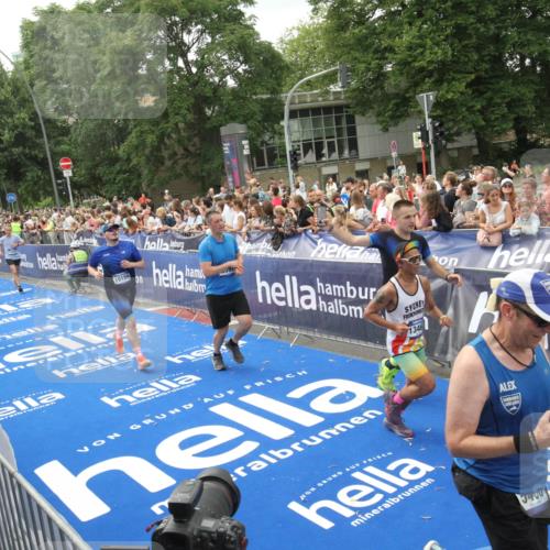 29.06.2025 - hella hamburg halbmarathon Michael Strokosch http://msf.ph/oto/8537488 29.06.2025 10:49:58 Ziel  meine-sportfotos.de