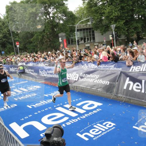 29.06.2025 - hella hamburg halbmarathon Michael Strokosch http://msf.ph/oto/8537565 29.06.2025 10:50:16 Ziel  meine-sportfotos.de