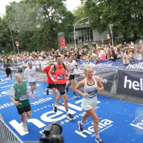 29.06.2025 - hella hamburg halbmarathon Michael Strokosch http://msf.ph/oto/8537589 29.06.2025 10:50:21 Ziel  meine-sportfotos.de