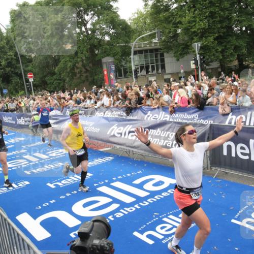 29.06.2025 - hella hamburg halbmarathon Michael Strokosch http://msf.ph/oto/8537630 29.06.2025 10:50:34 Ziel  meine-sportfotos.de