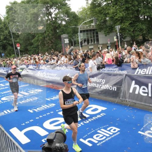 29.06.2025 - hella hamburg halbmarathon Michael Strokosch http://msf.ph/oto/8537705 29.06.2025 10:50:53 Ziel  meine-sportfotos.de