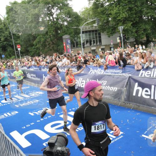 29.06.2025 - hella hamburg halbmarathon Michael Strokosch http://msf.ph/oto/8537815 29.06.2025 10:51:24 Ziel  meine-sportfotos.de