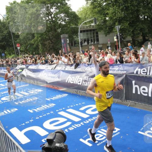 29.06.2025 - hella hamburg halbmarathon Michael Strokosch http://msf.ph/oto/8537833 29.06.2025 10:33:35 Ziel  meine-sportfotos.de