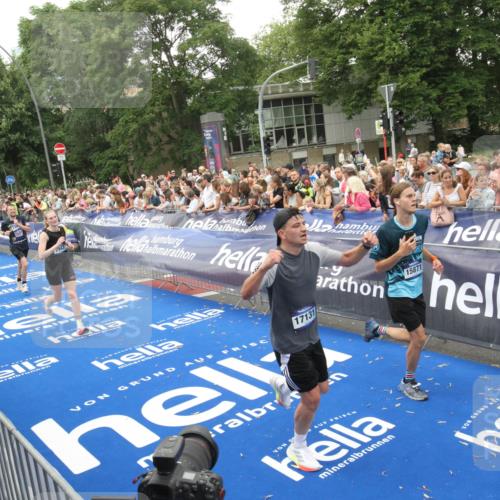 29.06.2025 - hella hamburg halbmarathon Michael Strokosch http://msf.ph/oto/8537862 29.06.2025 10:51:34 Ziel  meine-sportfotos.de