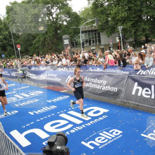 29.06.2025 - hella hamburg halbmarathon Michael Strokosch http://msf.ph/oto/8537916 29.06.2025 10:51:47 Ziel  meine-sportfotos.de