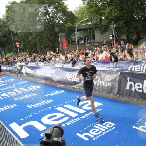 29.06.2025 - hella hamburg halbmarathon Michael Strokosch http://msf.ph/oto/8537935 29.06.2025 10:33:56 Ziel  meine-sportfotos.de