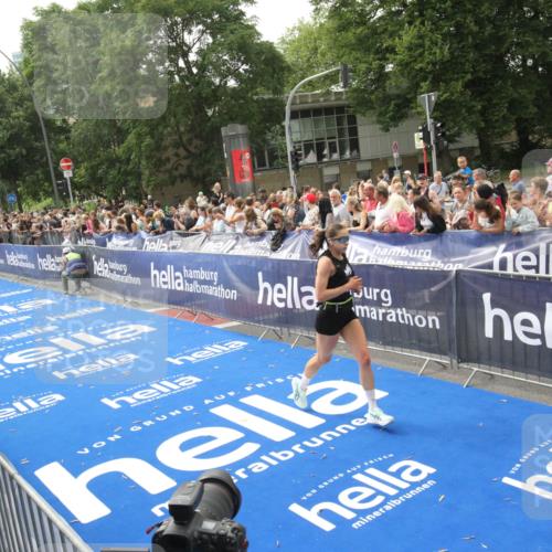 29.06.2025 - hella hamburg halbmarathon Michael Strokosch http://msf.ph/oto/8537942 29.06.2025 10:33:59 Ziel  meine-sportfotos.de
