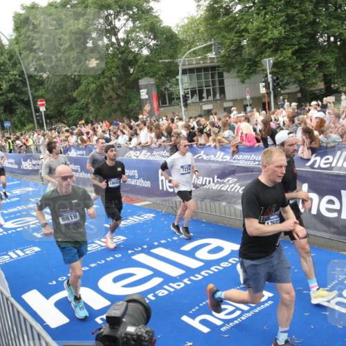 29.06.2025 - hella hamburg halbmarathon Michael Strokosch http://msf.ph/oto/8537945 29.06.2025 10:51:53 Ziel  meine-sportfotos.de